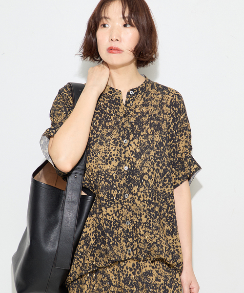 journal standard L'essage(ジャーナルスタンダードレサージュ)の「DEVEAUX GOLDラメモノトーンシャツ 2(シャツ/ブラウス・レディース・ブラック系その他/ベージュ・FREE)」の11枚目の写真