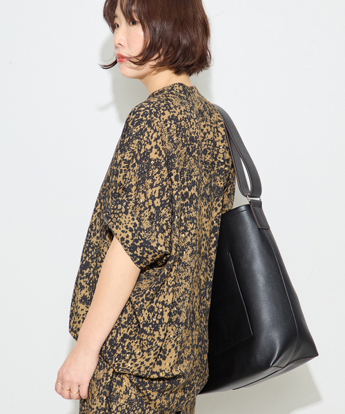 journal standard L'essage(ジャーナルスタンダードレサージュ)の「DEVEAUX GOLDラメモノトーンシャツ 2(シャツ/ブラウス・レディース・ブラック系その他/ベージュ・FREE)」の12枚目の写真