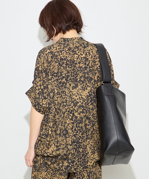 journal standard L'essage(ジャーナルスタンダードレサージュ)の「DEVEAUX GOLDラメモノトーンシャツ 2(シャツ/ブラウス・レディース・ブラック系その他/ベージュ・FREE)」の13枚目の写真