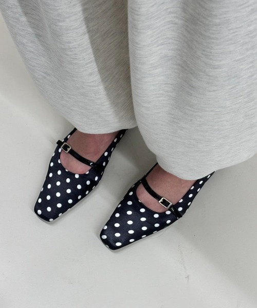 FUULLY STUDIO(フーリィーステューディオ)の「スクエアトゥドットパンプス(パンプス・レディース・アイボリー/ブラック・SMALL/MEDIUM/LARGE)」の18枚目の写真