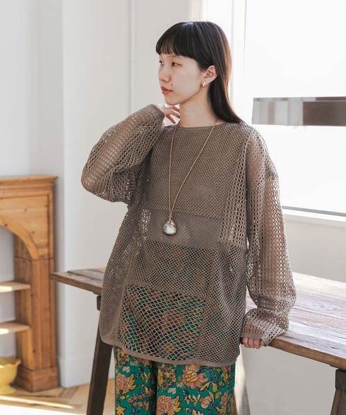 URBAN RESEARCH DOORS(アーバンリサーチドアーズ)の「2wayメッシュプルオーバー(ニット/セーター・レディース・カーキ/アイボリー・FREE)」の14枚目の写真