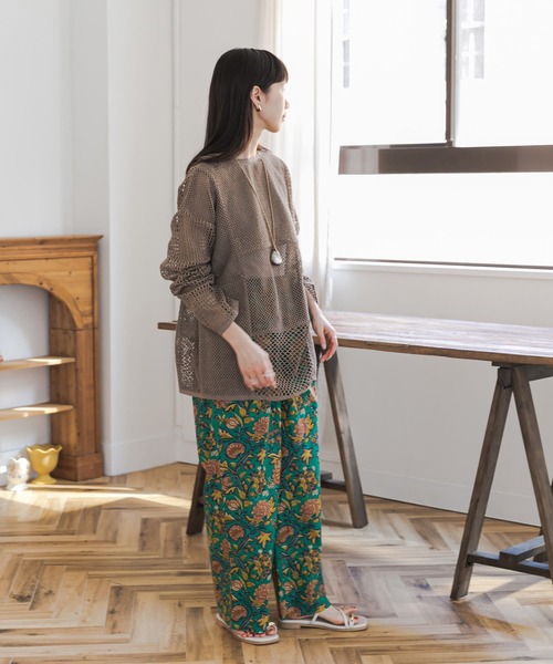 URBAN RESEARCH DOORS(アーバンリサーチドアーズ)の「2wayメッシュプルオーバー(ニット/セーター・レディース・カーキ/アイボリー・FREE)」の17枚目の写真