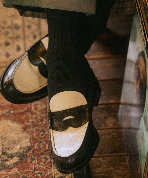 EMBOSSED LOAFERS BLACK WHITE PAISLEY（ローファー）｜The Kenford
