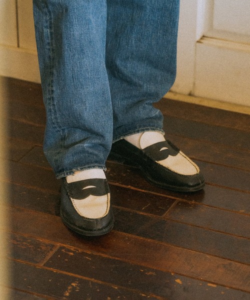 The Kenford Fineshoes(ケンフォードファインシューズ)の「EMBOSSED LOAFERS BLACK WHITE PAISLEY(ローファー・メンズ・ブラック・28/27.5/25)」の8枚目の写真