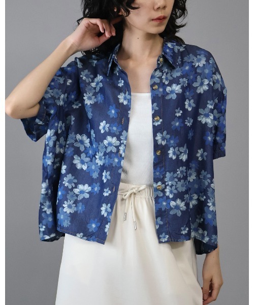 Doumoi(ドゥモエ)の「半袖 デニム フラワー柄デザインブラウス(シャツ/ブラウス・レディース・ネイビー/ブルー・FREE)」の8枚目の写真