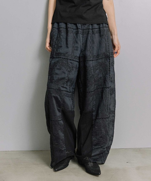 MARECHAL TERRE(マルシャルテル)の「レースワイドコクーンパンツ(その他パンツ・レディース・オフホワイト/ブラック・MEDIUM)」の2枚目の写真