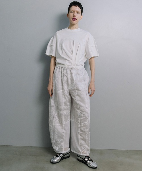 MARECHAL TERRE(マルシャルテル)の「レースワイドコクーンパンツ(その他パンツ・レディース・オフホワイト/ブラック・MEDIUM)」の13枚目の写真