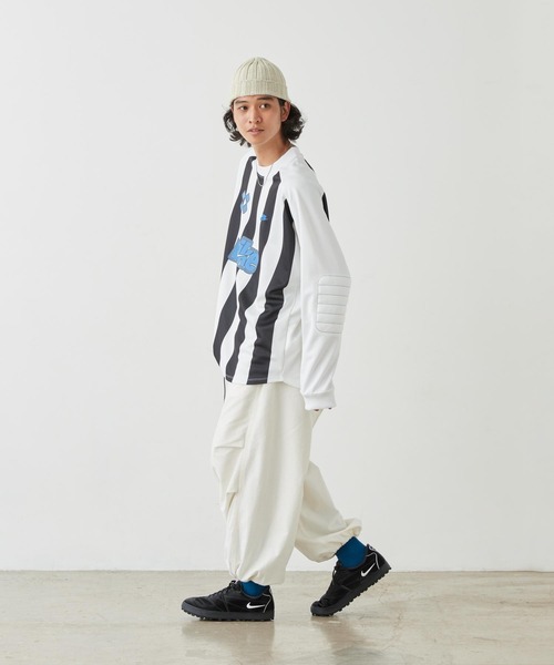 NIKE(ナイキ)の「ナイキ アストログラバー SE メンズシューズ / Nike Astrograbber SE Men's Shoes IR5902-010 Black(スニーカー・メンズ・ブラック・28/27.5/27/26.5/26/30/29.5/29/28.5/25.5/25/24.5/24)」の2枚目の写真