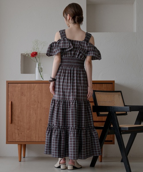 mideal(マイディール)の「2way sleeve tiered onepiece / 2wayスリーブティアードワンピース(ワンピース・レディース・ブラック/ブラウン・FREE)」の6枚目の写真