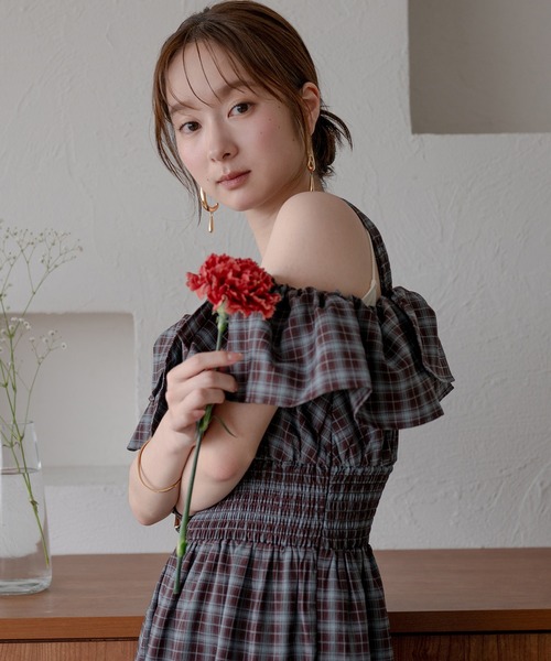 mideal(マイディール)の「2way sleeve tiered onepiece / 2wayスリーブティアードワンピース(ワンピース・レディース・ブラック/ブラウン・FREE)」の11枚目の写真