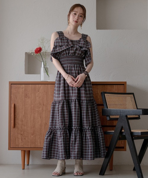 mideal(マイディール)の「2way sleeve tiered onepiece / 2wayスリーブティアードワンピース(ワンピース・レディース・ブラック/ブラウン・FREE)」の12枚目の写真