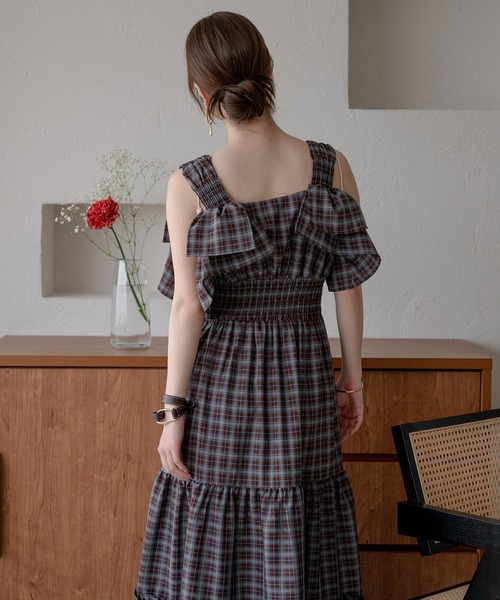 mideal(マイディール)の「2way sleeve tiered onepiece / 2wayスリーブティアードワンピース(ワンピース・レディース・ブラック/ブラウン・FREE)」の17枚目の写真