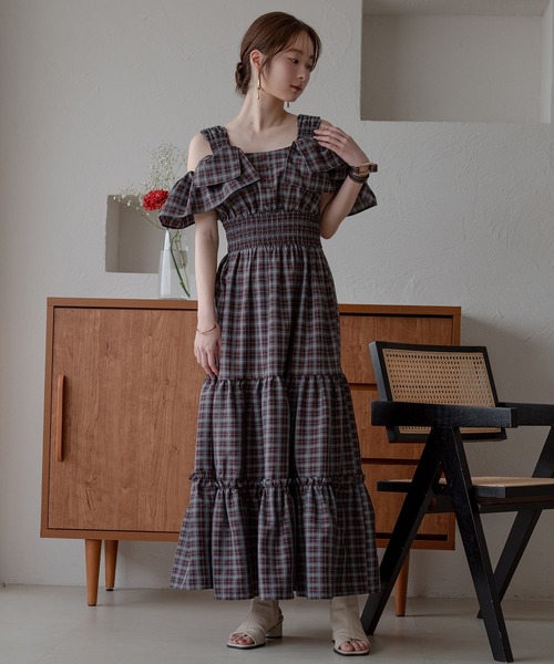 mideal(マイディール)の「2way sleeve tiered onepiece / 2wayスリーブティアードワンピース(ワンピース・レディース・ブラック/ブラウン・FREE)」の3枚目の写真