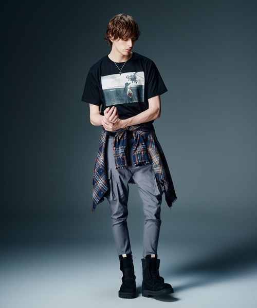 glamb(グラム)の「Flowers T-Shirt / フラワーTシャツ(Tシャツ/カットソー・メンズ・ブラック/カーキ/ホワイト・S/M/L)」の8枚目の写真