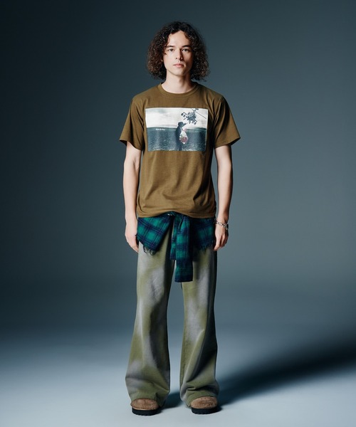 glamb(グラム)の「Flowers T-Shirt / フラワーTシャツ(Tシャツ/カットソー・メンズ・ブラック/カーキ/ホワイト・S/M/L)」の9枚目の写真