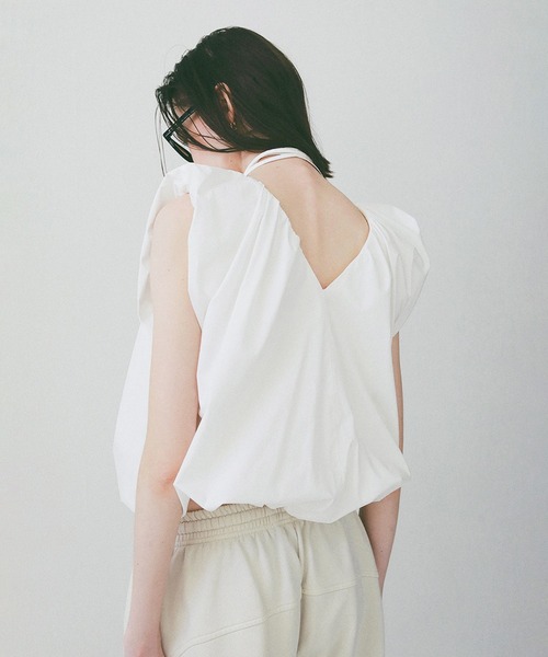CLANE(クラネ)の「W FACE BALLOON GATHER RIBBON TOPS(シャツ/ブラウス・レディース・サックスブルー/ブラック/ホワイト・2/1)」の14枚目の写真