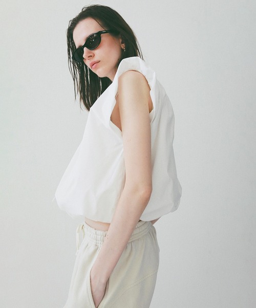 CLANE(クラネ)の「W FACE BALLOON GATHER RIBBON TOPS(シャツ/ブラウス・レディース・サックスブルー/ブラック/ホワイト・2/1)」の17枚目の写真