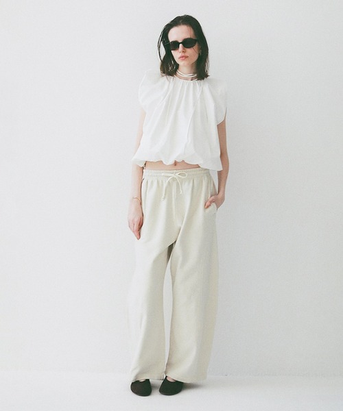 CLANE(クラネ)の「W FACE BALLOON GATHER RIBBON TOPS(シャツ/ブラウス・レディース・サックスブルー/ブラック/ホワイト・2/1)」の18枚目の写真