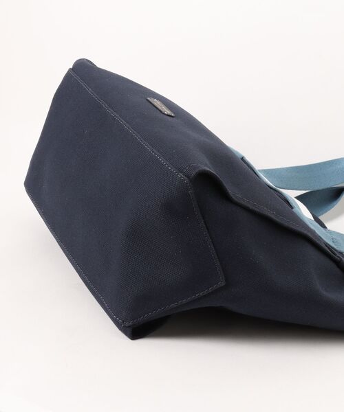 COLE HAAN(コールハーン)の「ヨーク ビーチ キャンバス トート womens(トートバッグ・レディース・ネイビー・OSFA)」の6枚目の写真