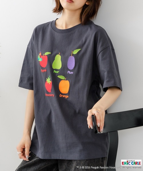 UNIIT（ユニット）の「【はらぺこあおむし/The Very Hungry Caterpillar】【コットン100%のしっかりした生地 ドロップショルダー】オリジナルデザイン 刺繍Tシャツ エリック・カール 絵本 キャラクター グッズ ユニセックス（Tシャツ/カットソー・メンズ・ホワイト系その他/ホワイト系その他3/ブラック系その他3/ブルー系その他/ベージュ系その他2/ブラック系その他2・SMALL/MEDIUM/LARGE）」の4枚目の写真