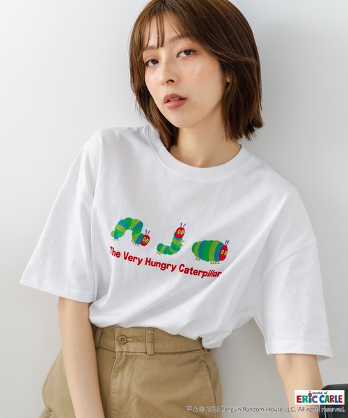 UNIIT（ユニット）の「【はらぺこあおむし/The Very Hungry Caterpillar】【コットン100%のしっかりした生地 ドロップショルダー】オリジナルデザイン 刺繍Tシャツ エリック・カール 絵本 キャラクター グッズ ユニセックス（Tシャツ/カットソー・メンズ・ホワイト系その他/ホワイト系その他3/ブラック系その他3/ブルー系その他/ベージュ系その他2/ブラック系その他2・SMALL/MEDIUM/LARGE）」の19枚目の写真