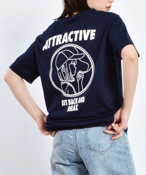 DOUBLE STEAL(ダブルスティール)の「スモーキングガール SIT BACK AND RELAX半袖Tシャツ(Tシャツ/カットソー・メンズ・ホワイト×ネイビー/ネイビー/ブラック/ホワイト・LARGE/X-LARGE/MEDIUM)」の3枚目の写真