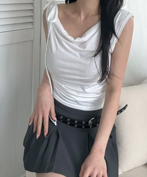 VIVID LADY(ビビッドレディー)の「リボン ドレープ ノースリーブトップス(Tシャツ/カットソー・レディース・チャコールグレー/アイボリー/ブラック・FREE)」の6枚目の写真
