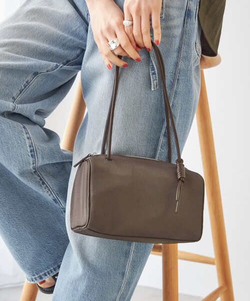 &MyuQ(アンドミューク)の「【SHIPS別注】&MyuQ: KORO NY(ショルダーバッグ・レディース・ブラック/ブラウン・ONE SIZE)」の1枚目の写真
