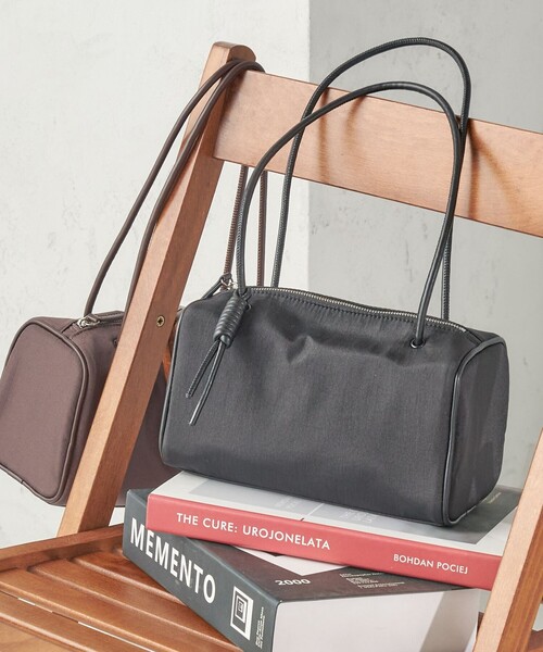 &MyuQ(アンドミューク)の「【SHIPS別注】&MyuQ: KORO NY(ショルダーバッグ・レディース・ブラック/ブラウン・ONE SIZE)」の2枚目の写真