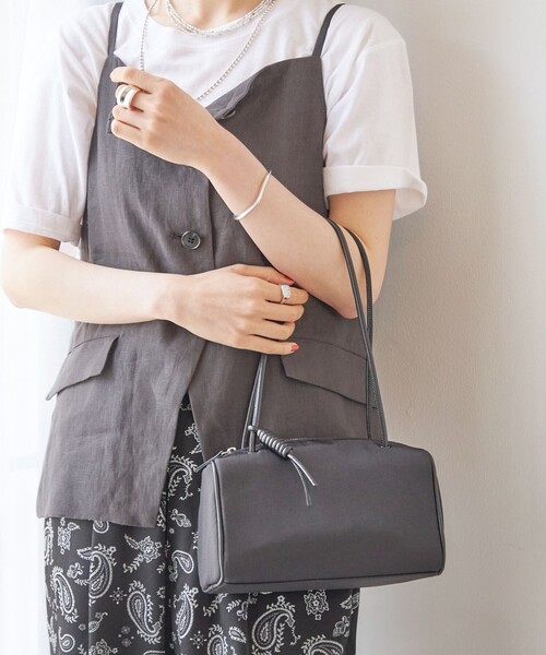 &MyuQ(アンドミューク)の「【SHIPS別注】&MyuQ: KORO NY(ショルダーバッグ・レディース・ブラック/ブラウン・ONE SIZE)」の4枚目の写真
