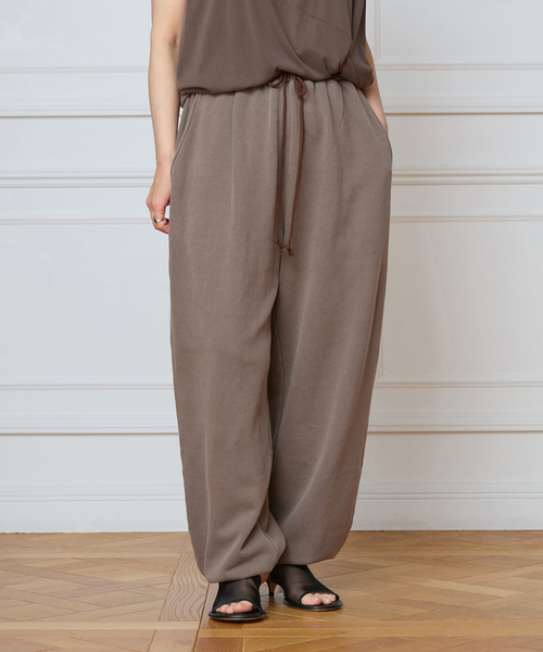 IENA LA BOUCLE（イエナラブークル）の「IENA LA BOUCLE ピグメントバイオスウェットパンツ（スウェットパンツ・レディース・ピンク/ブラウン/グレー・36/38）」の2枚目の写真