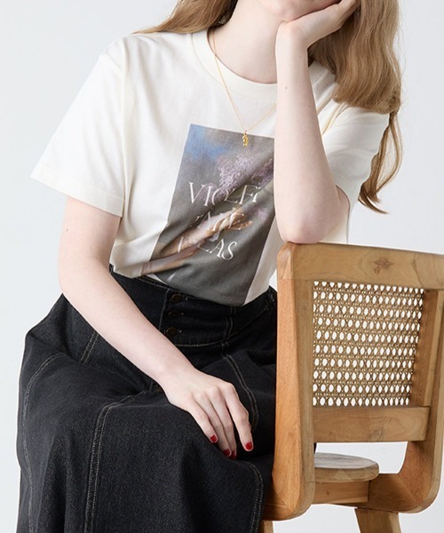 an another angelus(アンアナザーアンジェラス)の「絵画フラワープリントT/fint フィント(Tシャツ/カットソー・レディース・ピンク/イエロー/パープル/チャコールグレー・FREE)」の5枚目の写真