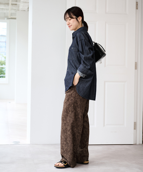 U by SPICK&SPAN（ユーバイスピックアンドスパン）の「ライトデニムカーペンターシャツ（シャツ/ブラウス・レディース・ブルー/ネイビー・FREE）」の12枚目の写真