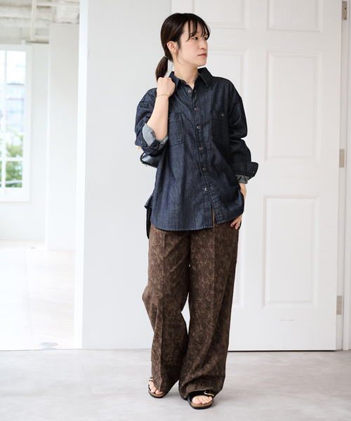 U by SPICK&SPAN（ユーバイスピックアンドスパン）の「ライトデニムカーペンターシャツ（シャツ/ブラウス・レディース・ブルー/ネイビー・FREE）」の14枚目の写真