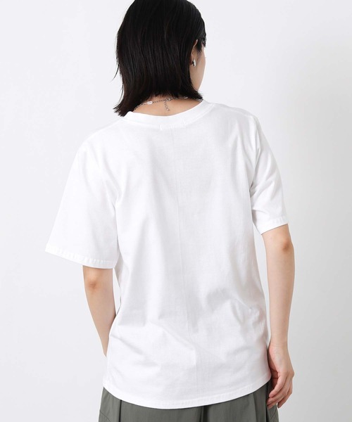 Gready Brilliant（グレディブリリアン）の「タイポロゴプリントＴシャツ（Tシャツ/カットソー・レディース・カーキ/オフホワイト/ブラック・FREE）」の7枚目の写真