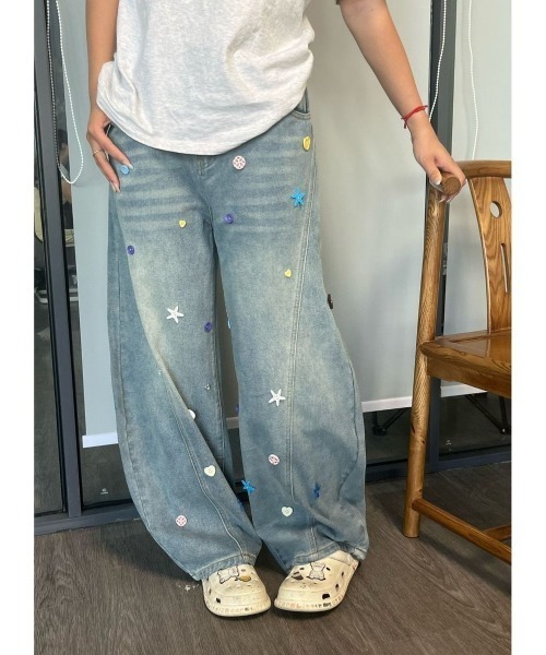 GEMEDA(ジェメダ)の「ヴィンテージ風ボタンワイドシルエットデニムパンツ(デニムパンツ・レディース・ブラック/ライトブルー・S/M)」の7枚目の写真