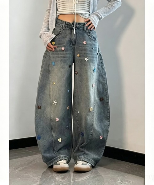 GEMEDA(ジェメダ)の「ヴィンテージ風ボタンワイドシルエットデニムパンツ(デニムパンツ・レディース・ブラック/ライトブルー・S/M)」の8枚目の写真