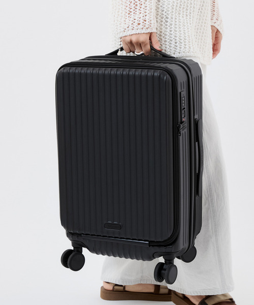 LeSportsac(レスポートサック)の「URBAN LIGHT CARRY-ON モダンブラック(スーツケース/キャリーバッグ・レディース・ブラック・FREE)」の2枚目の写真