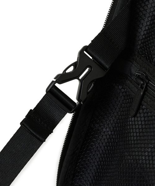 LeSportsac(レスポートサック)の「URBAN LIGHT CARRY-ON モダンブラック(スーツケース/キャリーバッグ・レディース・ブラック・FREE)」の18枚目の写真