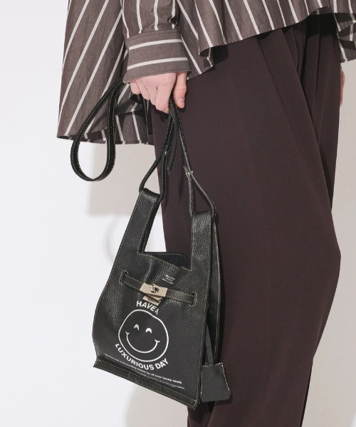 beautiful people(ビューティフルピープル)の「beautiful people/ビューティフルピープル/gratitude market shoulder bag/1646611957(ショルダーバッグ・レディース・ブラック・F)」の2枚目の写真