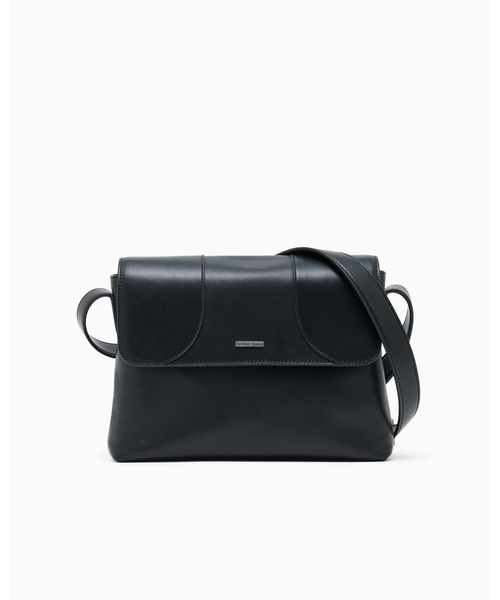 EMPORIO ARMANI(エンポリオアルマーニ)の「【エンポリオ アルマーニ】フラップ付き レザー クロスボディバッグ(ショルダーバッグ・メンズ・ブラック・FREE)」の1枚目の写真