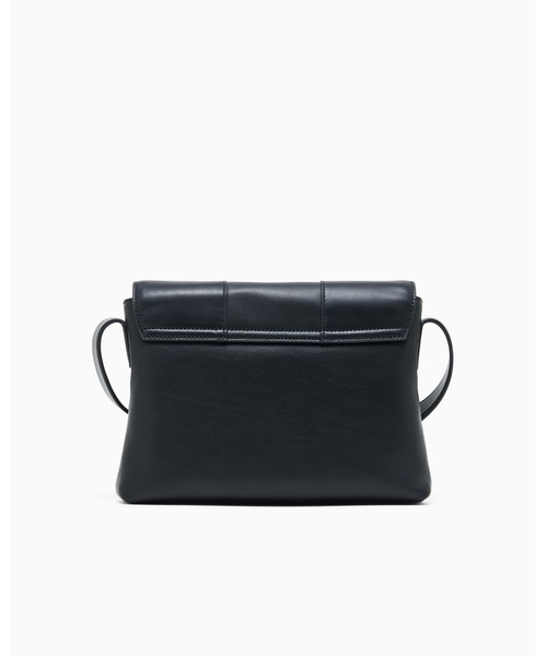 EMPORIO ARMANI(エンポリオアルマーニ)の「【エンポリオ アルマーニ】フラップ付き レザー クロスボディバッグ(ショルダーバッグ・メンズ・ブラック・FREE)」の4枚目の写真