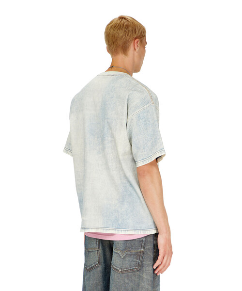 DIESEL(ディーゼル)の「メンズ ジョグ トップ D-BOX JOGG(Tシャツ/カットソー・メンズ・インディゴブルー・MEDIUM/X-SMALL/XX-LARGE/X-LARGE/SMALL/LARGE)」の3枚目の写真