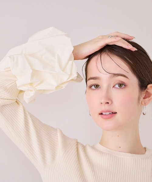 Audie a Muses（オーディアミューズ）の「【モデル美香着用】袖口ボリュームスリーブリブニットプルオーバー（ニット/セーター・レディース・オフホワイト/ブラック・42/38）」の11枚目の写真
