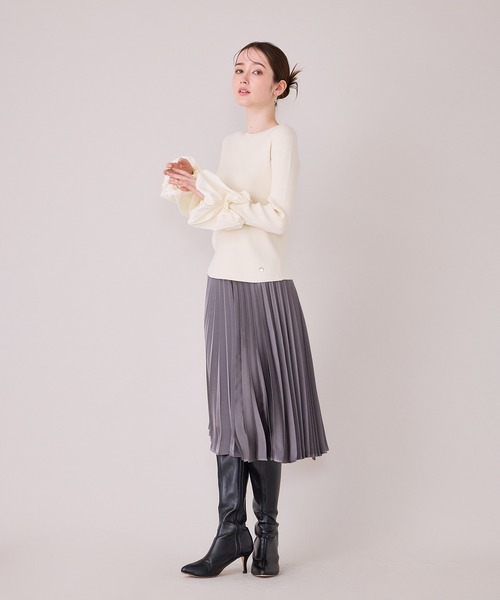 Audie a Muses（オーディアミューズ）の「【モデル美香着用】袖口ボリュームスリーブリブニットプルオーバー（ニット/セーター・レディース・オフホワイト/ブラック・42/38）」の16枚目の写真