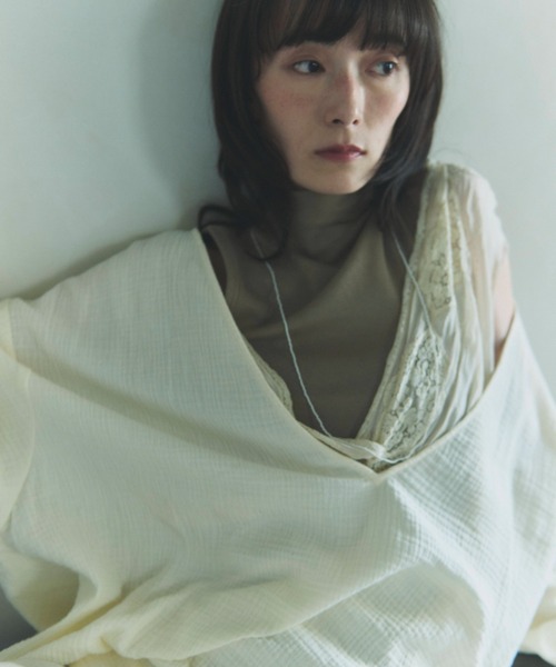 flaeu(フラユ)の「Back Open Gauze Pullover(シャツ/ブラウス・レディース・アイボリー/ブラック・FREE)」の21枚目の写真