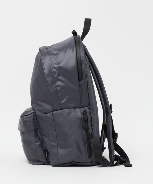 UNITED ARROWS(ユナイテッドアローズ)の「【別注】<LC by LOWERCASE>RIP STOP 16L/バックパック(バックパック/リュック・メンズ・ダークグレー・FREE)」の2枚目の写真