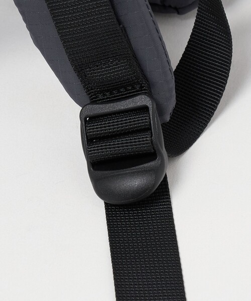 UNITED ARROWS(ユナイテッドアローズ)の「【別注】<LC by LOWERCASE>RIP STOP 16L/バックパック(バックパック/リュック・メンズ・ダークグレー・FREE)」の4枚目の写真