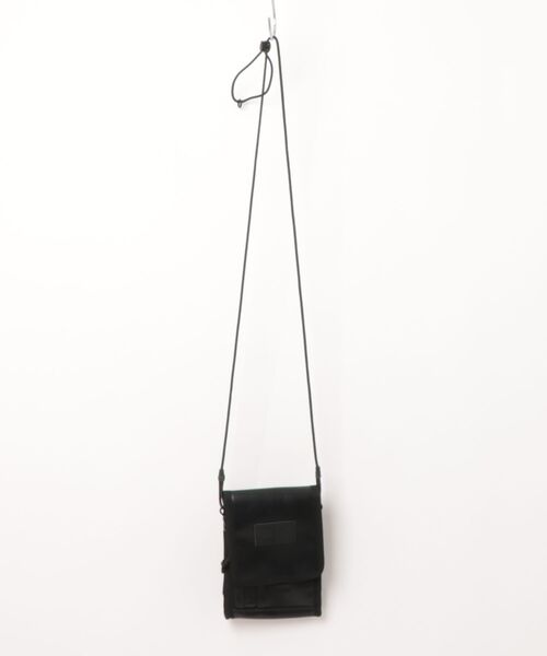NEW ERA(ニューエラ)の「【NEW ERA/ニューエラ】ネックポーチ 0.3L シンセティックレザー ブラック(ショルダーバッグ・メンズ・ブラック・FREE)」の1枚目の写真