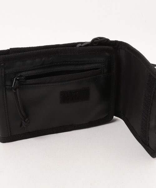 NEW ERA(ニューエラ)の「【NEW ERA/ニューエラ】ネックポーチ 0.3L シンセティックレザー ブラック(ショルダーバッグ・メンズ・ブラック・FREE)」の4枚目の写真